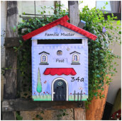 Briefkasten Haus hellblau